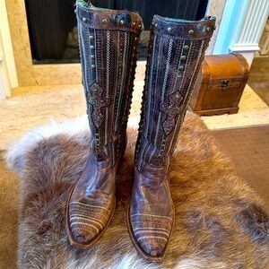 Coral Vintage LD Brown Crystal Cross Cowboy boots, Size 9